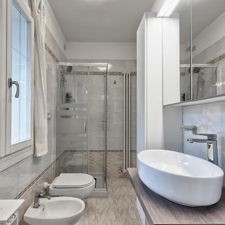 Apartment Retreat, Vicino Stazione Di